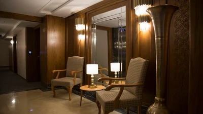 Javar Al-Molk Hotel