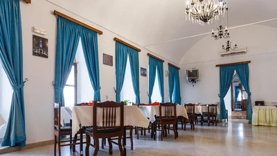 Laleh Hotel
