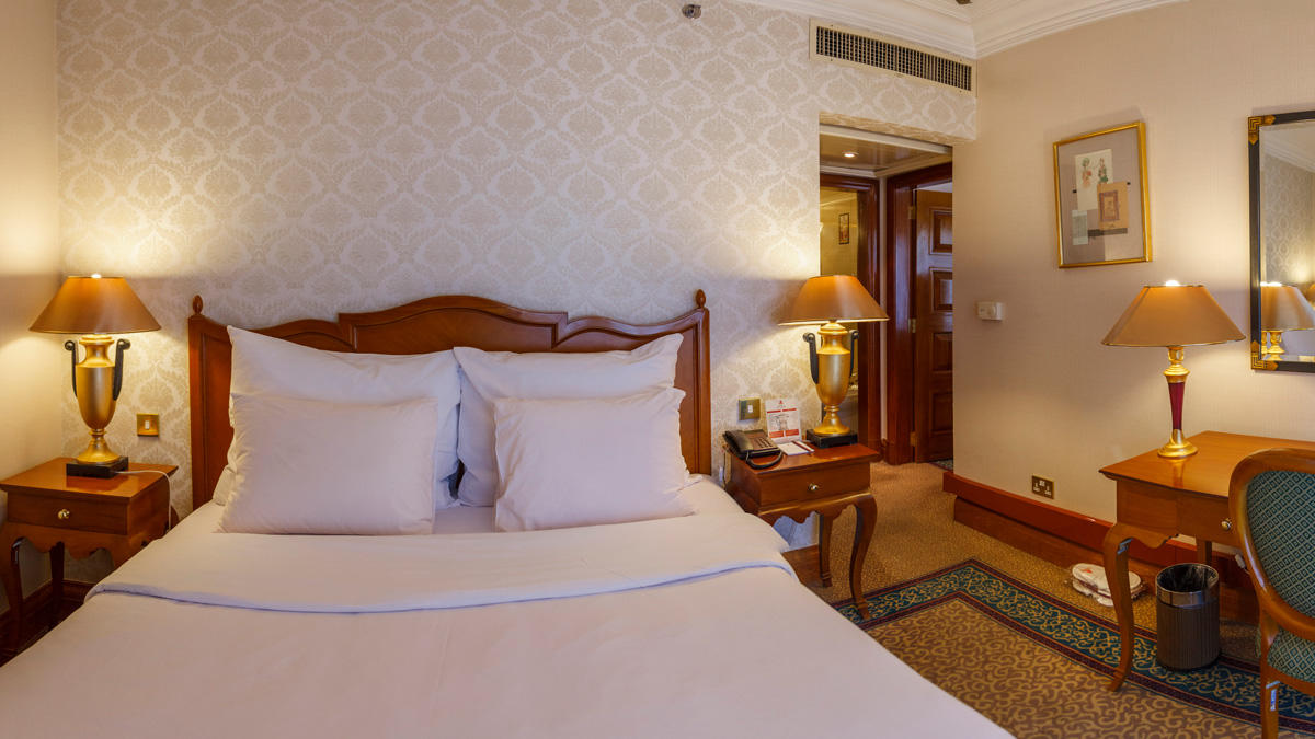 Parsian Esteghlal Hotel