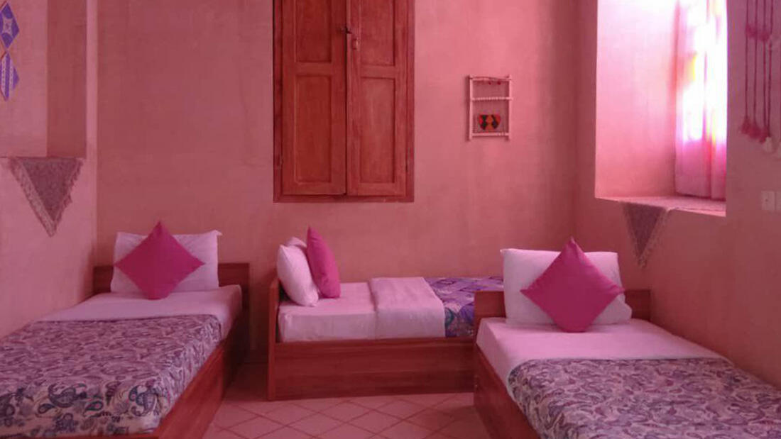 Mahmonir Traditional Hotel