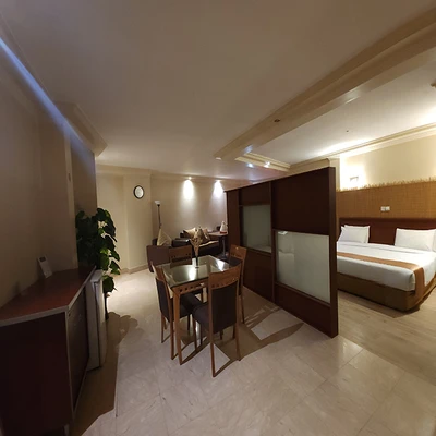 Piroozy Hotel