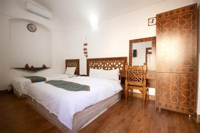 Pars Traditional Hotel